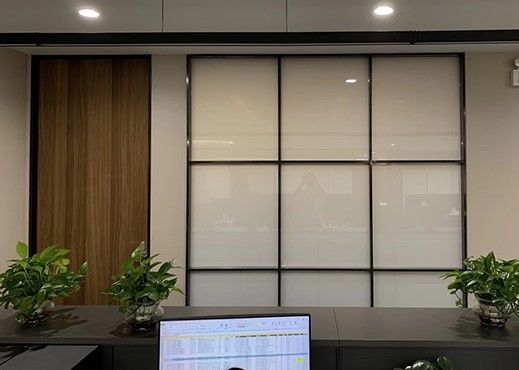 5W/M2 constructivo laminó la película de vidrio cambiable de la aislamiento